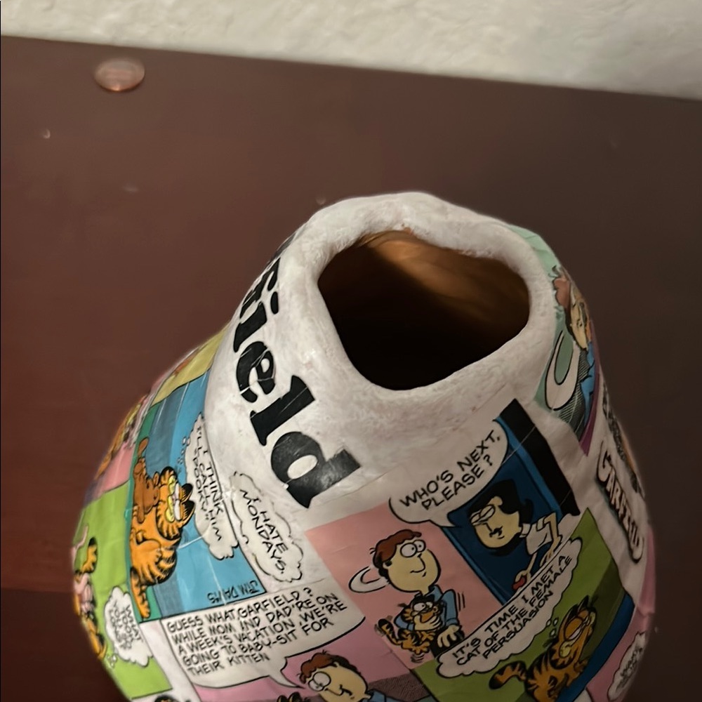 Colorful Comic Strip Vase - Picture 4 of 5